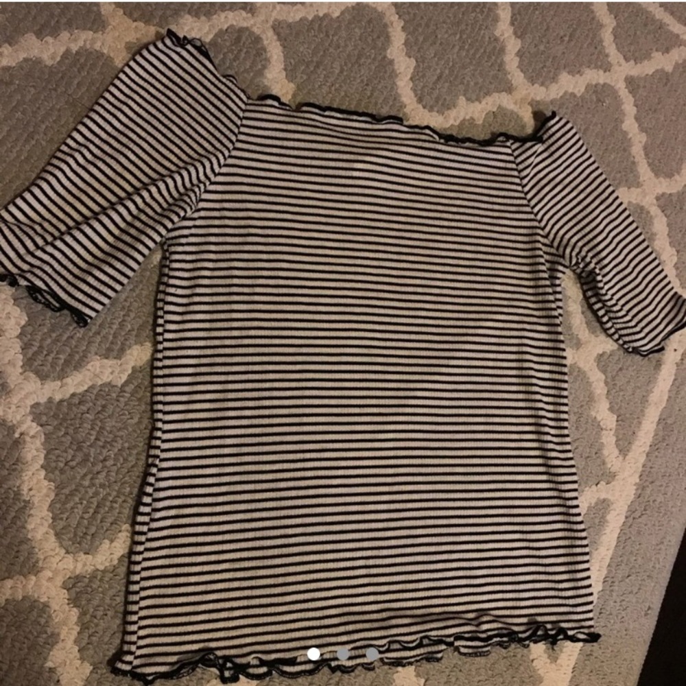 Off to shoulder ribbed striped top!